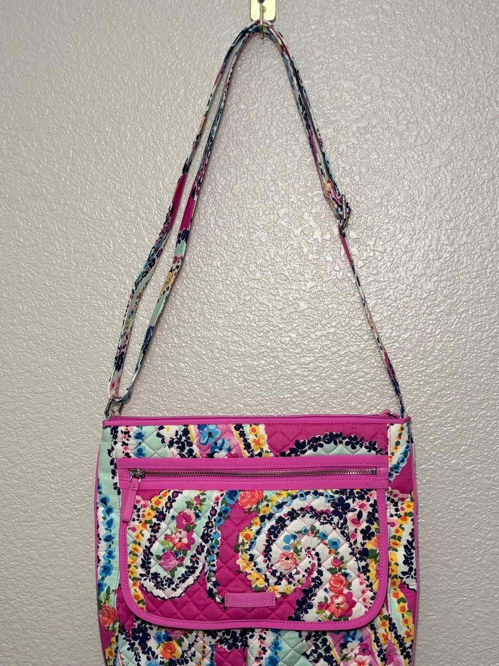 🩷 Vera Bradley Quilted Floral Print Adjustable Crossbody Bag